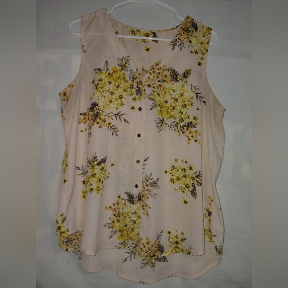 Maurices Tops - Maurices Womens Multicolor Floral Sleeveless Blouse Large Good Used Condition